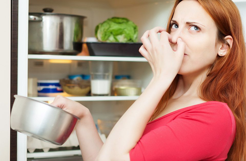 Como evitar que o gosto dos alimentos fique nos potes?