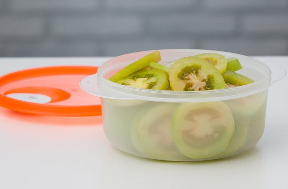 Por que você deve guardar sua salada em potes?